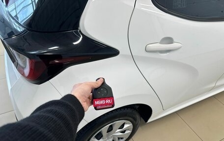 Toyota Yaris, 2021 год, 1 129 000 рублей, 25 фотография