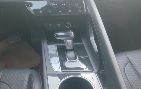 Hyundai Elantra, 2023 год, 1 300 000 рублей, 11 фотография