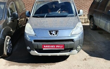 Peugeot Partner II рестайлинг 2, 2011 год, 700 000 рублей, 1 фотография