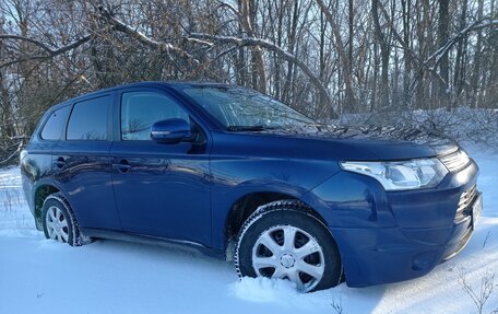 Mitsubishi Outlander III рестайлинг 3, 2013 год, 1 300 000 рублей, 5 фотография