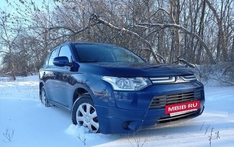 Mitsubishi Outlander III рестайлинг 3, 2013 год, 1 300 000 рублей, 3 фотография