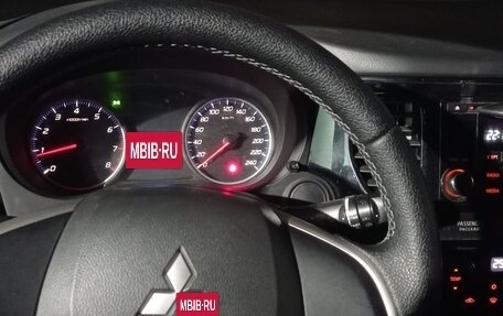 Mitsubishi Outlander III рестайлинг 3, 2013 год, 1 300 000 рублей, 10 фотография