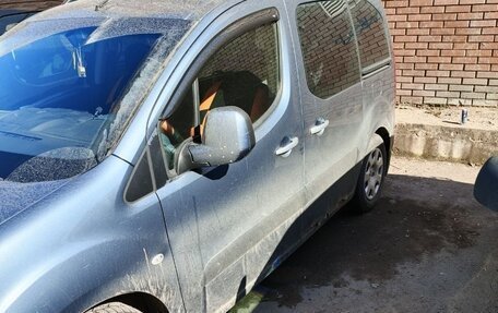 Peugeot Partner II рестайлинг 2, 2011 год, 700 000 рублей, 2 фотография