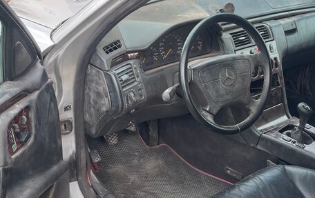 Mercedes-Benz E-Класс, 1995 год, 250 000 рублей, 5 фотография