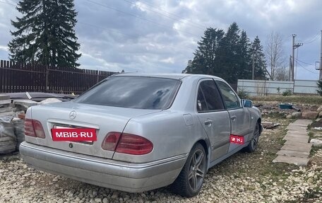 Mercedes-Benz E-Класс, 1995 год, 250 000 рублей, 2 фотография