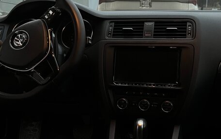 Volkswagen Jetta VI, 2016 год, 1 550 000 рублей, 12 фотография