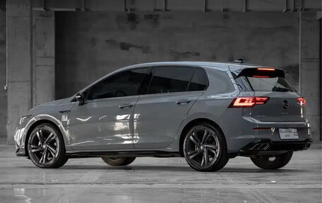 Volkswagen Golf VIII, 2023 год, 2 000 000 рублей, 4 фотография