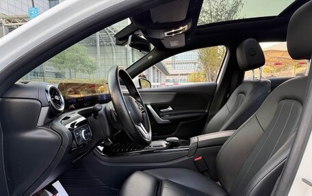 Mercedes-Benz A-Класс, 2023 год, 2 420 000 рублей, 7 фотография