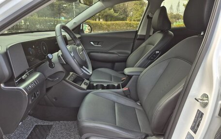Hyundai Kona, 2023 год, 1 880 000 рублей, 7 фотография