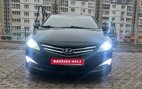 Hyundai Solaris II рестайлинг, 2015 год, 820 000 рублей, 1 фотография