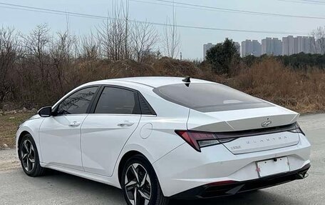 Hyundai Elantra, 2023 год, 1 330 000 рублей, 6 фотография