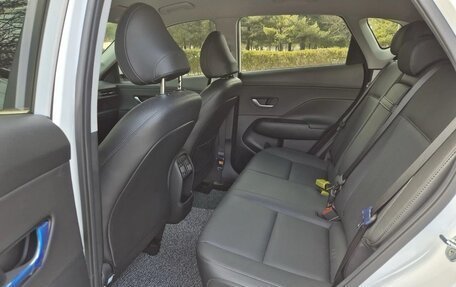 Hyundai Kona, 2023 год, 1 880 000 рублей, 19 фотография