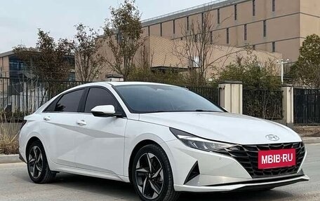 Hyundai Elantra, 2023 год, 1 330 000 рублей, 2 фотография