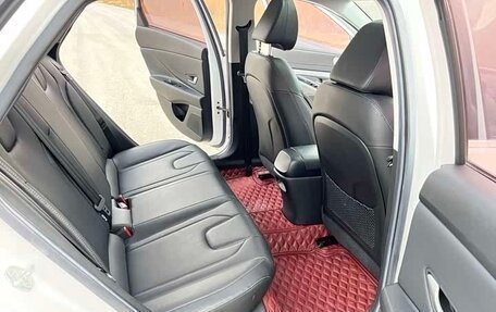 Hyundai Elantra, 2023 год, 1 330 000 рублей, 14 фотография