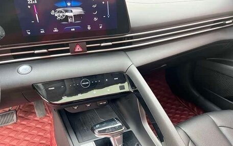 Hyundai Elantra, 2023 год, 1 330 000 рублей, 13 фотография