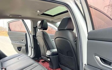 Hyundai Elantra, 2023 год, 1 330 000 рублей, 15 фотография