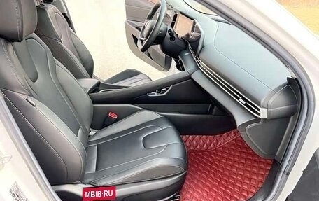 Hyundai Elantra, 2023 год, 1 330 000 рублей, 12 фотография