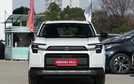 Toyota RAV4, 2025 год, 4 130 000 рублей, 2 фотография