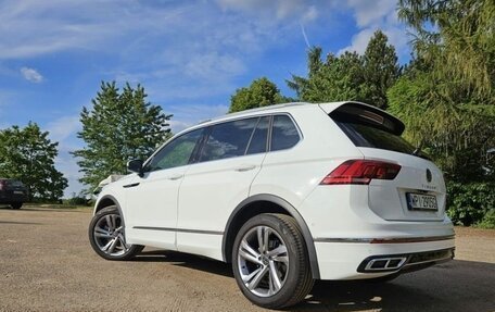 Volkswagen Tiguan II, 2021 год, 2 600 000 рублей, 6 фотография