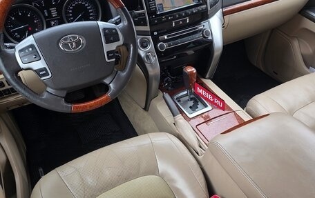 Toyota Land Cruiser 200, 2013 год, 4 800 000 рублей, 8 фотография