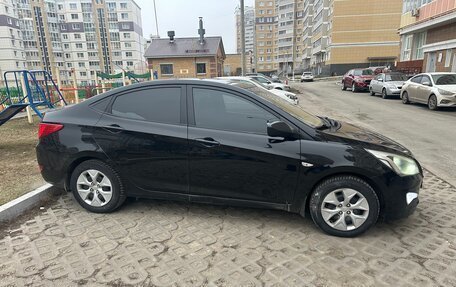 Hyundai Solaris II рестайлинг, 2015 год, 820 000 рублей, 3 фотография