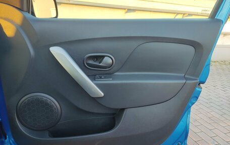 Renault Logan II, 2022 год, 1 250 000 рублей, 17 фотография