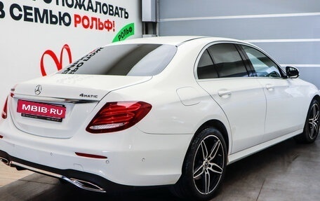 Mercedes-Benz E-Класс, 2017 год, 3 490 000 рублей, 4 фотография