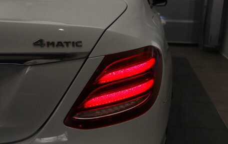 Mercedes-Benz E-Класс, 2017 год, 3 490 000 рублей, 28 фотография