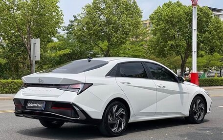 Hyundai Elantra, 2023 год, 1 390 000 рублей, 6 фотография