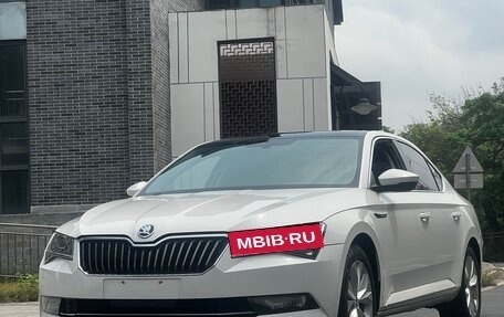 Skoda Superb III рестайлинг, 2020 год, 2 250 000 рублей, 1 фотография