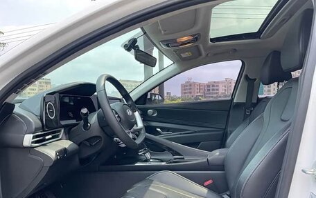 Hyundai Elantra, 2023 год, 1 390 000 рублей, 7 фотография