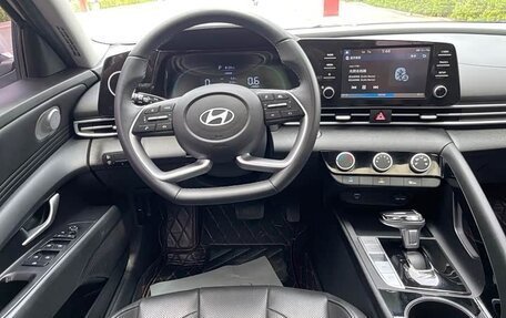 Hyundai Elantra, 2023 год, 1 390 000 рублей, 8 фотография