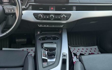 Audi A4, 2021 год, 2 450 000 рублей, 10 фотография