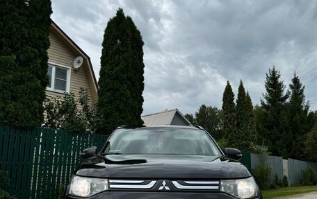 Mitsubishi Outlander III рестайлинг 3, 2012 год, 1 600 000 рублей, 3 фотография