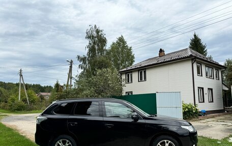 Mitsubishi Outlander III рестайлинг 3, 2012 год, 1 600 000 рублей, 4 фотография