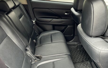 Mitsubishi Outlander III рестайлинг 3, 2012 год, 1 600 000 рублей, 9 фотография