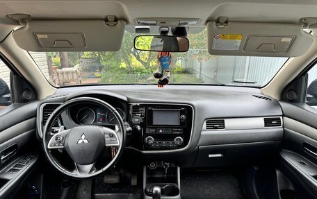 Mitsubishi Outlander III рестайлинг 3, 2012 год, 1 600 000 рублей, 12 фотография