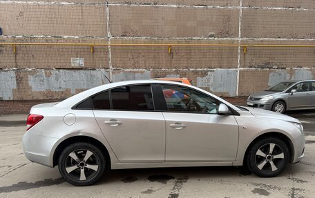 Chevrolet Cruze II, 2010 год, 590 000 рублей, 5 фотография