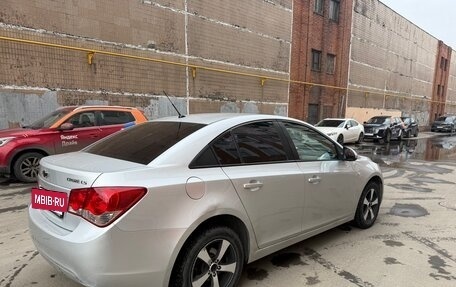 Chevrolet Cruze II, 2010 год, 590 000 рублей, 9 фотография