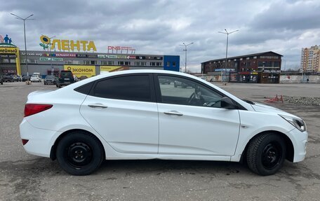 Hyundai Solaris II рестайлинг, 2015 год, 770 000 рублей, 5 фотография