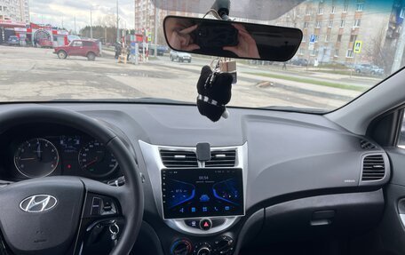 Hyundai Solaris II рестайлинг, 2015 год, 770 000 рублей, 9 фотография