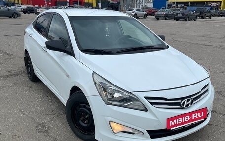 Hyundai Solaris II рестайлинг, 2015 год, 770 000 рублей, 2 фотография