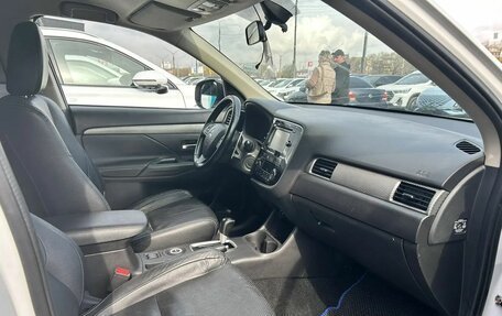 Mitsubishi Outlander III рестайлинг 3, 2014 год, 1 384 000 рублей, 12 фотография