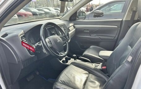 Mitsubishi Outlander III рестайлинг 3, 2014 год, 1 384 000 рублей, 9 фотография