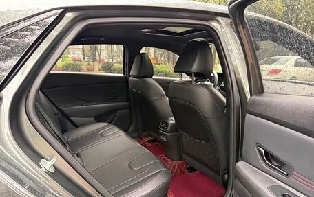 Hyundai Elantra, 2023 год, 1 390 000 рублей, 12 фотография