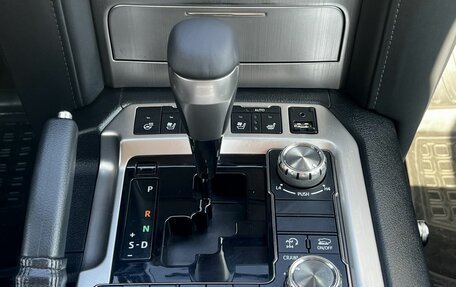 Toyota Land Cruiser 200, 2018 год, 6 300 000 рублей, 20 фотография