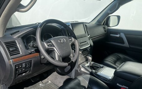 Toyota Land Cruiser 200, 2018 год, 6 300 000 рублей, 26 фотография