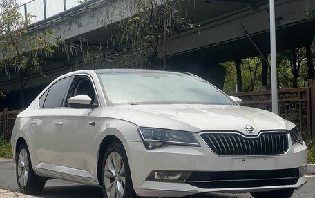 Skoda Superb III рестайлинг, 2020 год, 2 250 000 рублей, 3 фотография