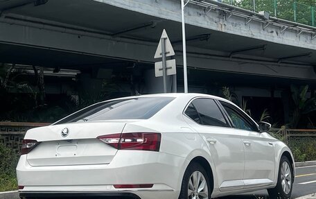 Skoda Superb III рестайлинг, 2020 год, 2 250 000 рублей, 5 фотография