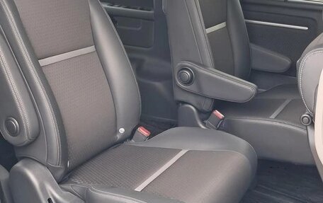 Honda Stepwgn IV, 2016 год, 1 590 000 рублей, 11 фотография